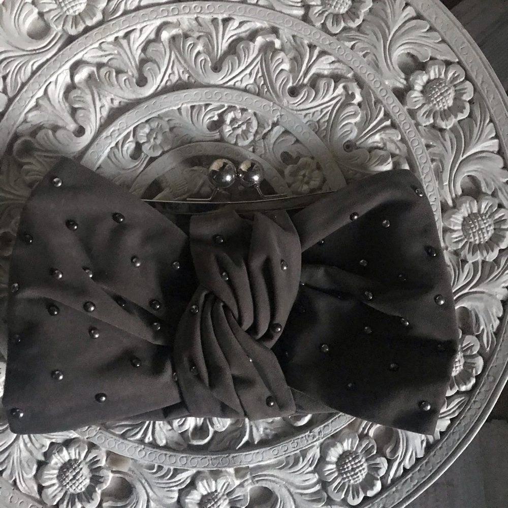 Bow shape purse